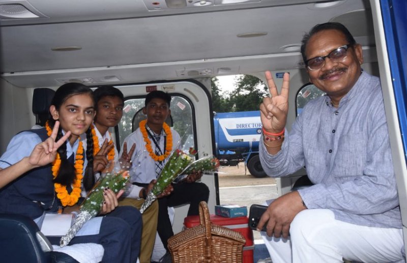 Video : सरगुजा के दसवीं-बारहवीं टॉपर्स को मिली हेलीकॉप्टर राइडिंग