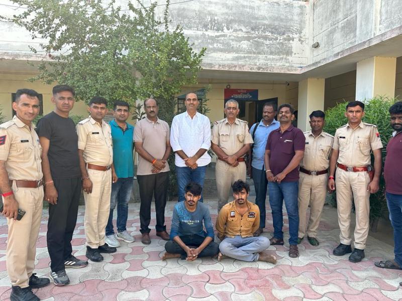 चैन्नई से 80 किलो चांदी चुराई, बाड़मेर में फरारी काट रहे दो सगे भाई गिरफ्तार