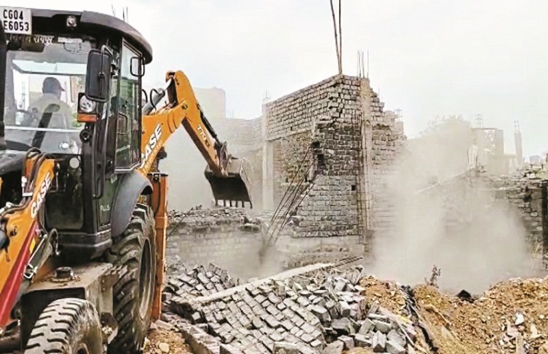 चौरसिया कॉलोनी और भैरवनगर में निगम का चला बुलडोजर, कब्जा हटा