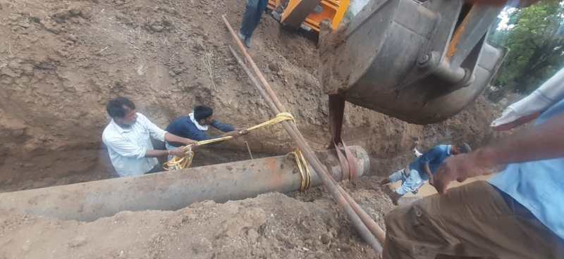 पाइप लाइन सुधारने का काम शुरू