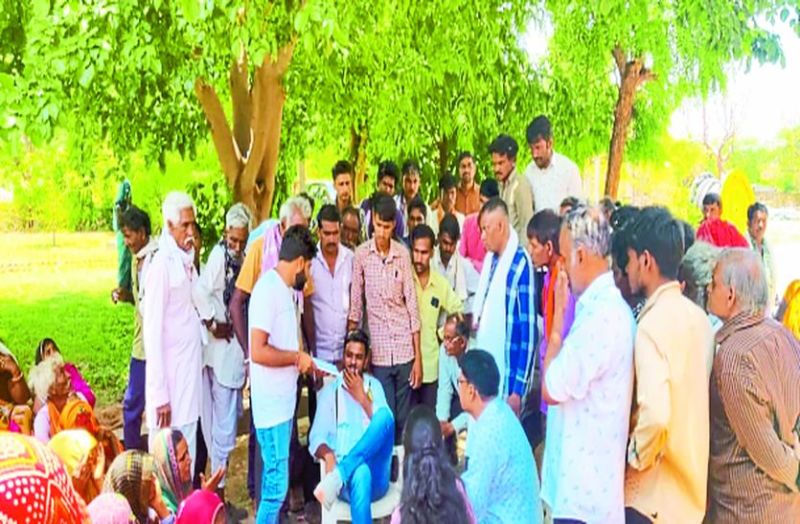 फिल्टर प्लांट पर ग्रामीणों का प्रदर्शन, 2 घंटे जलापूर्ति रोकी