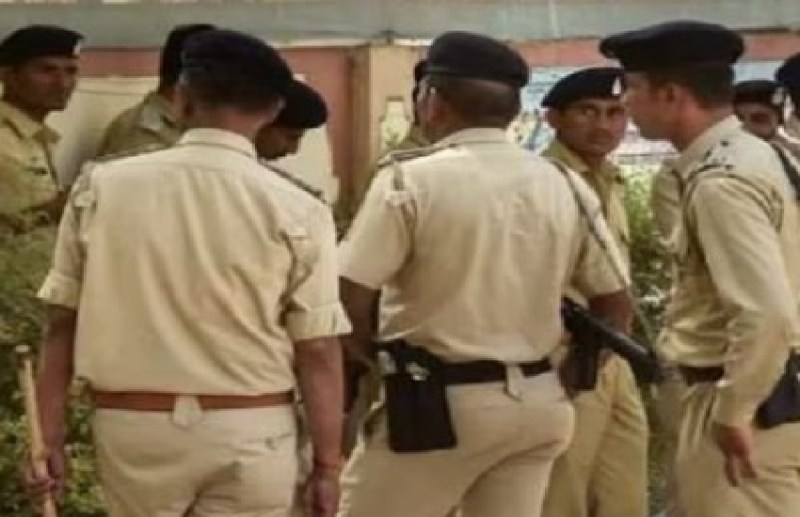 पेड़ पर लटकी मिली युवक की लाश, इस बीमारी से तंग आके उठाया ये खौफनाक कदम, सदमें में परिवार