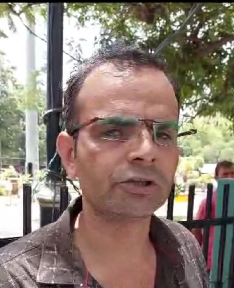 Meerut News: कुख्यात उधम सिंह का भाई पहुंचा कचहरी तो मचा हड़कंप, पुलिस ने तलाशी लेकर बैरंग लौटाया; देखें वीडियो