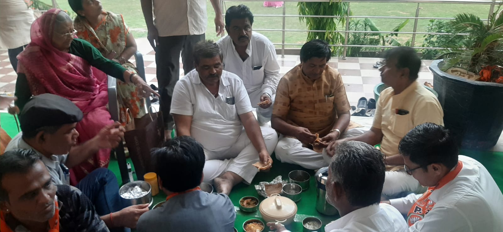 टिफिन गाेठ में मोदी के नौ साल की उलब्धियों पर चर्चा