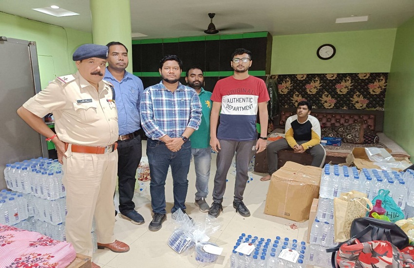 बिना लाइसेंस और नकली मार्का लगाकर बेच रहे थे प्यूरीफाई पानी की बोतलें, फैक्ट्री सील