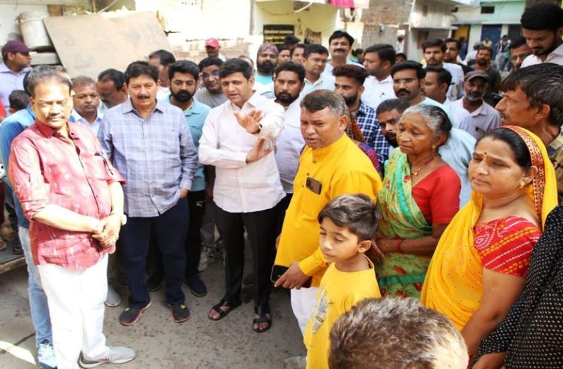 Indore News : महापौर से बोले लोग...पानी नहीं पर बिल आता है जरूर