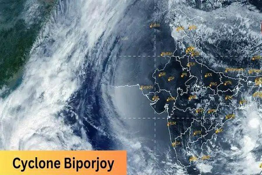 Cyclone Biparjoy : बिपरजॉय को लेकर अलर्ट मोड पर प्रशासन, मुख्यालय नहीं छोड़ने के निर्देश, कंट्रोल रूम स्थापित ...बरतें सावधानी