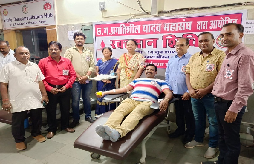 रक्तदान के लिए उमड़े, संगठनों और युवाओं ने 51 यूनिट ब्लड किया डोनेट