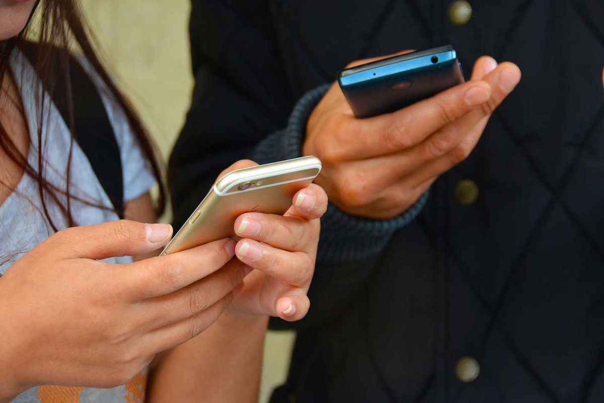 Government will distribute 25 lakh smart phones and tablets to youth