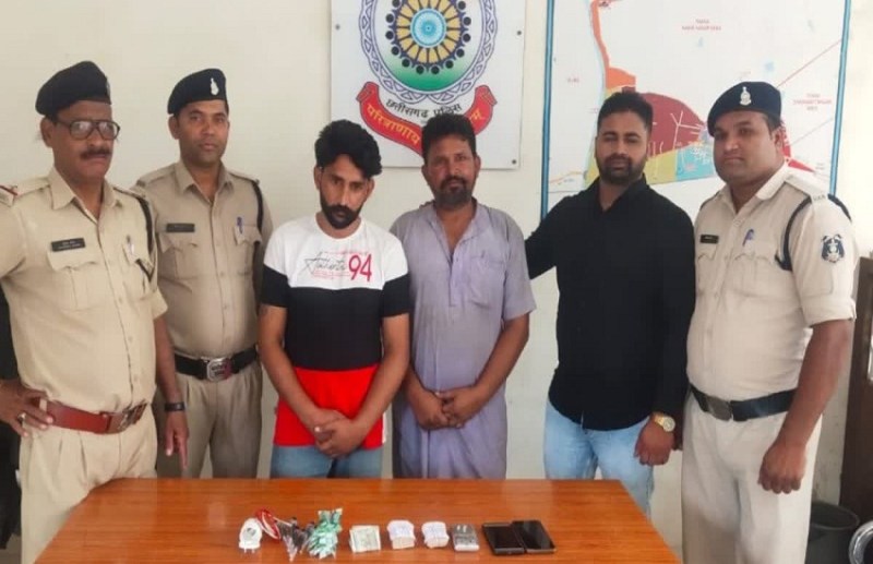Smuggling of heroin was being done hiding in mobile charger