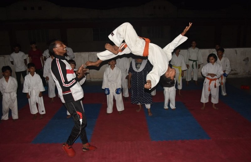 क्रिकेट से ज्यादा मार्शल आर्ट्स का क्रेज