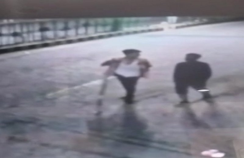 Broke locks of 10 shops to steal 20 pairs of slippers, watch video