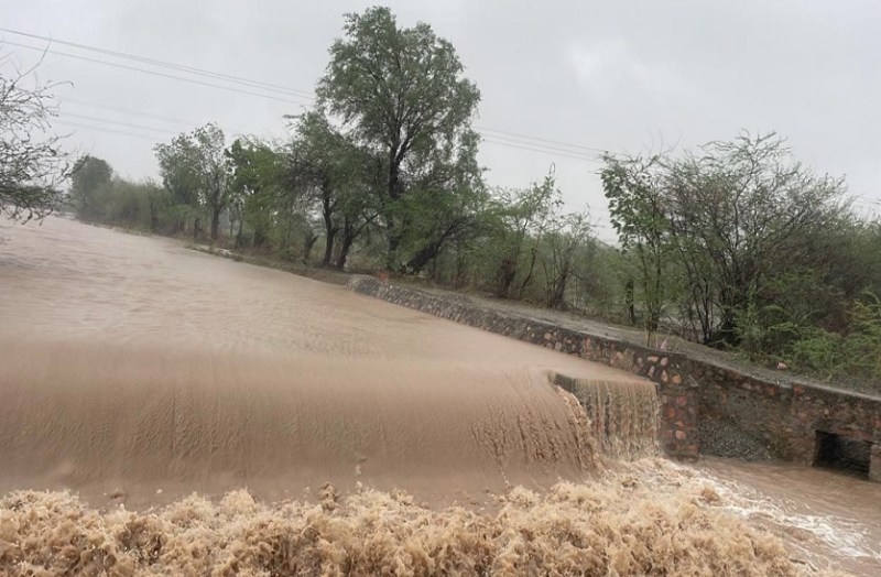 बिपरजॉय तूफान का असर, राजस्थान में कई जिलों में बाढ़ के हालात