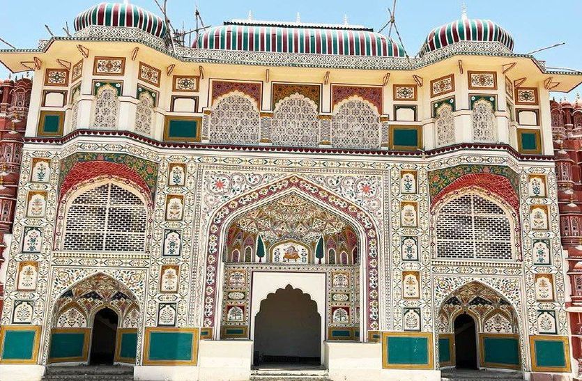 शहर के रीयलिस्टिक पेंटिंग आर्टिस्ट ने कोटा रिवर फ्रंट पर बनाया हवामहल, गणेश पोल