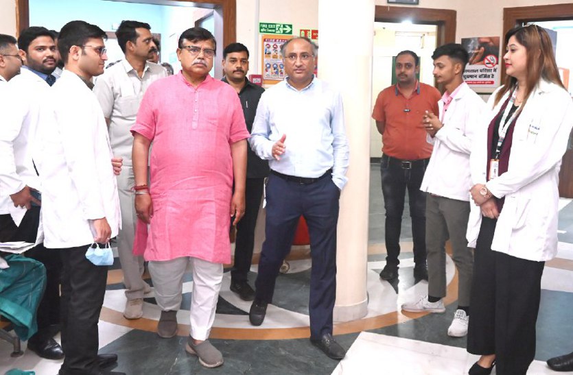 कम खर्च में इलाज प्रदान कराना सच्ची सेवा