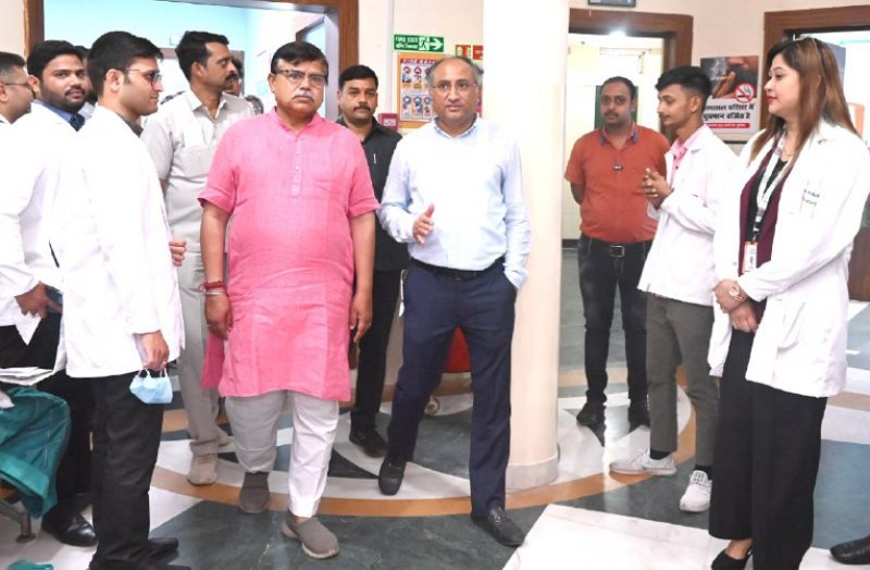 कम खर्च में इलाज प्रदान कराना सच्ची सेवा