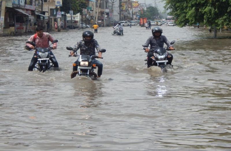 Weather update: राजस्थान में अभी- अभी भारी बारिश का रेड अलर्ट जारी, 21 जिलों में होगी झमाझम