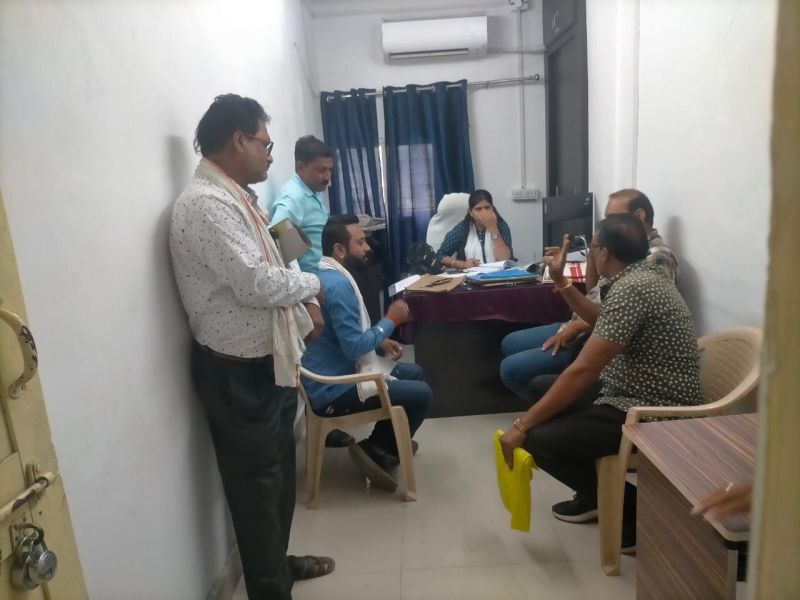 कांग्रेसी पार्षदों के वार्ड में विकास कार्य ठप, जनता हमसे पूछती है सवाल