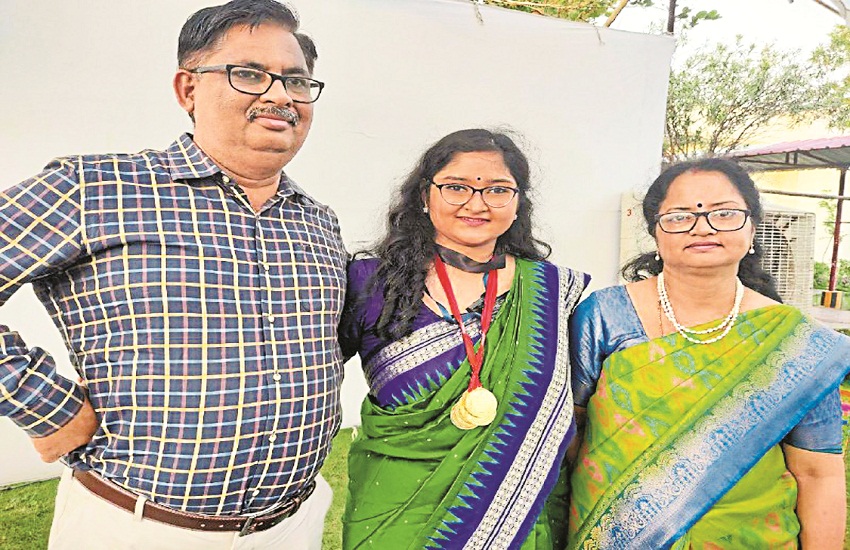 10 गोल्ड हासिल करने वाली अनन्या बोलीं- सब्जेक्ट को एंजॉय कीजिए