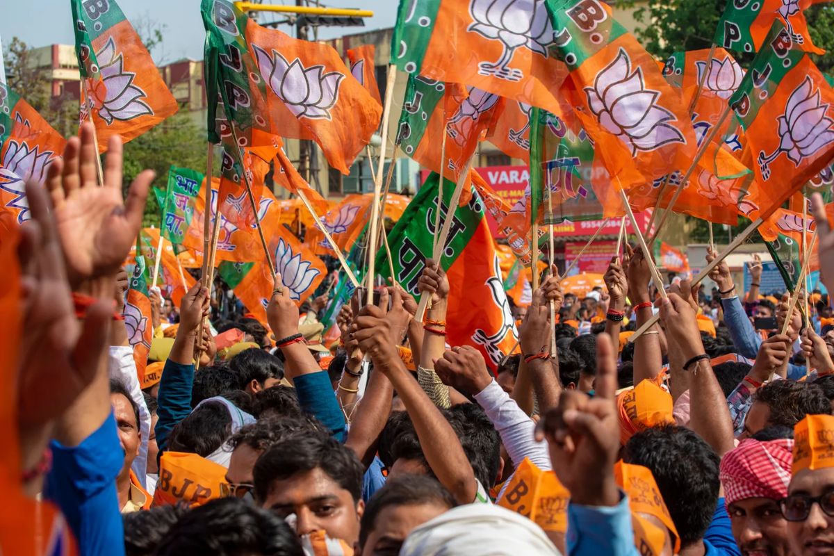 BJP Politics : टिकट कटने के डर से पद छोड़ने को तैयार नहीं हैं भाजपा के दिग्गज