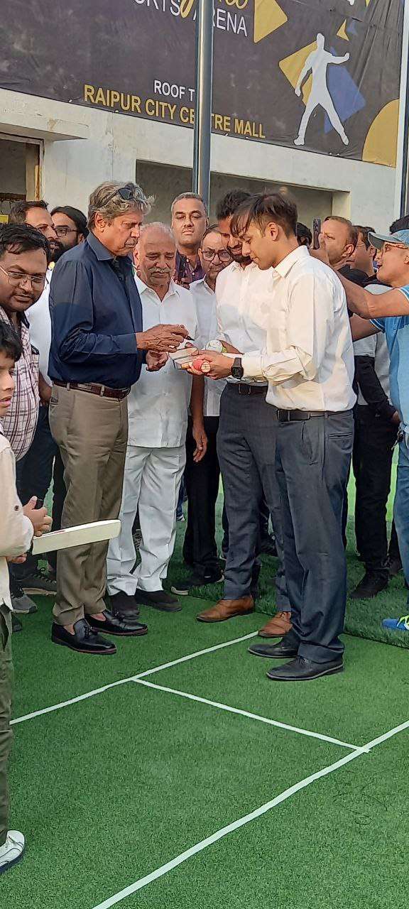 Former star cricketer Kapildev and Madanlal in Raipur