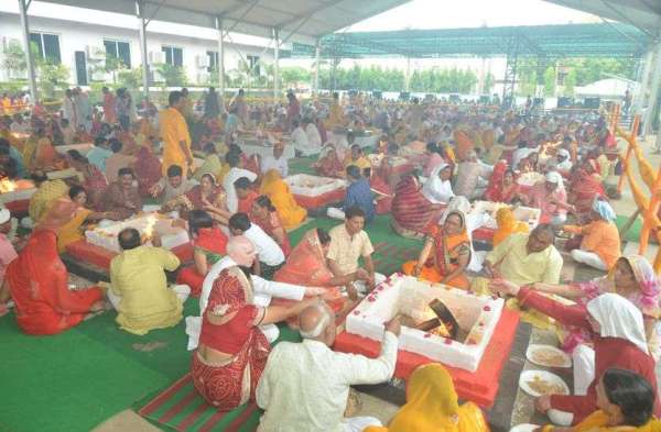 महालक्ष्मी यज्ञ में दी 50 लाख आहुतियां......दे​खिये तस्वीरे