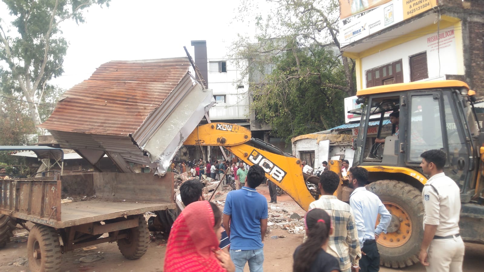 हाट रोड के नाले से बड़े पुल तक पाथ-वे बनाने की तैयारी, दुकानदारों को करेंगे विस्थापित