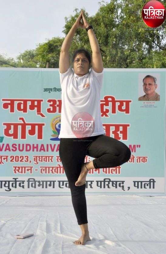 अंतरराष्ट्रीय योग दिवस पर युवाओं ने दिखाया उत्साह, देखें ये तस्वीरें...