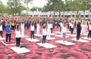 विश्व योग दिवस पर शहर के लोगों ने किया योगाभ्यास
