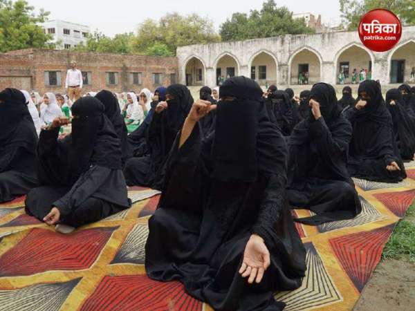 yoga_in_burqa_varanasi.jpg