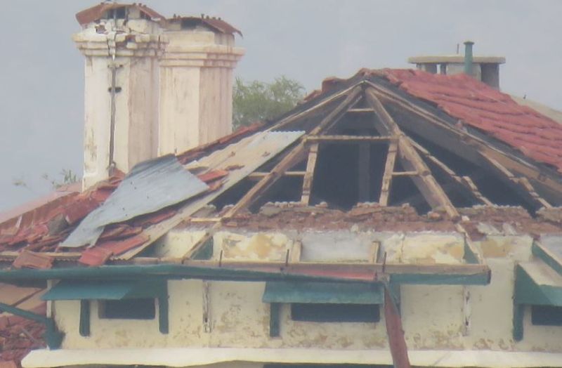 राजभवन के इतिहास में पहली बार हुआ ऐसा, गवर्नर हाउस नहीं झेल पाया बिपरजॉय चक्रवात का कहर, टीन-पतरे उड़े, सीलिंग उखड़ी