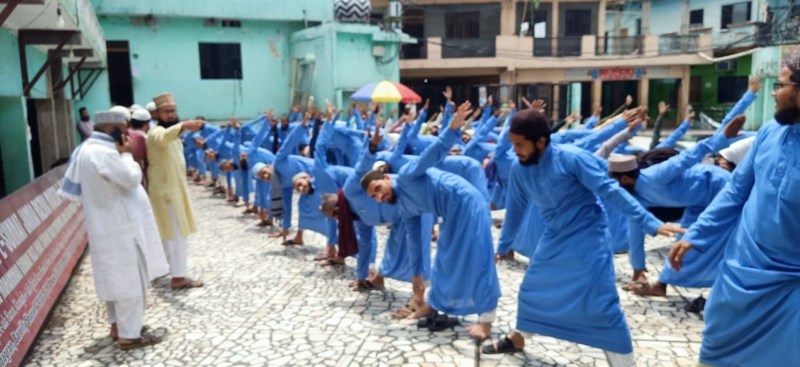 International Yoga Day 2023: मदरसा छात्रों का प्राणायाम और कपालभाति क्रिया देख हो जाएंगे दंग, देखें फोटो