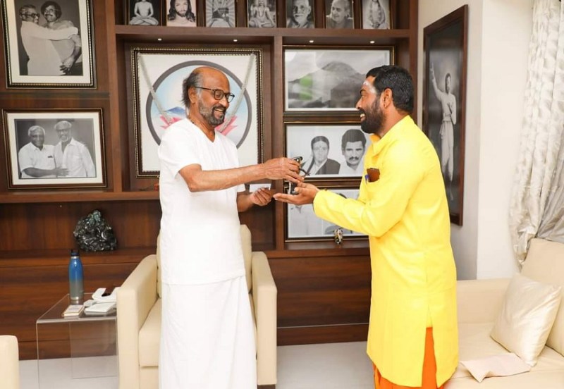 16 साल की उम्र से मणिमारन कर रहा लावारिस शवों का अंतिम संस्कार, सुपरस्टार रजनीकांत से मिला तोहफा