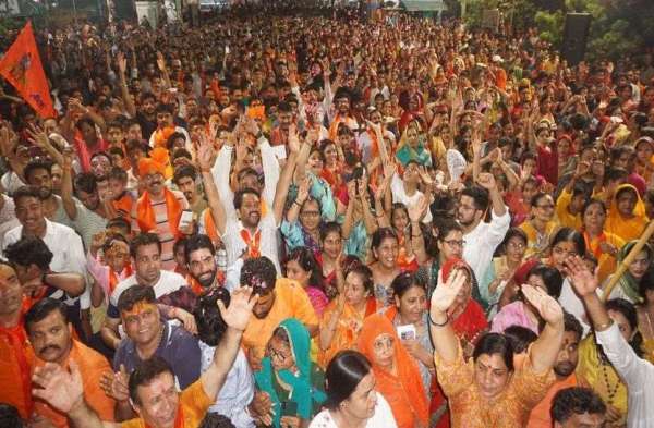 हनुमान चालीसा का पाठ