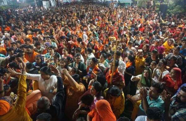 हनुमान चालीसा का पाठ