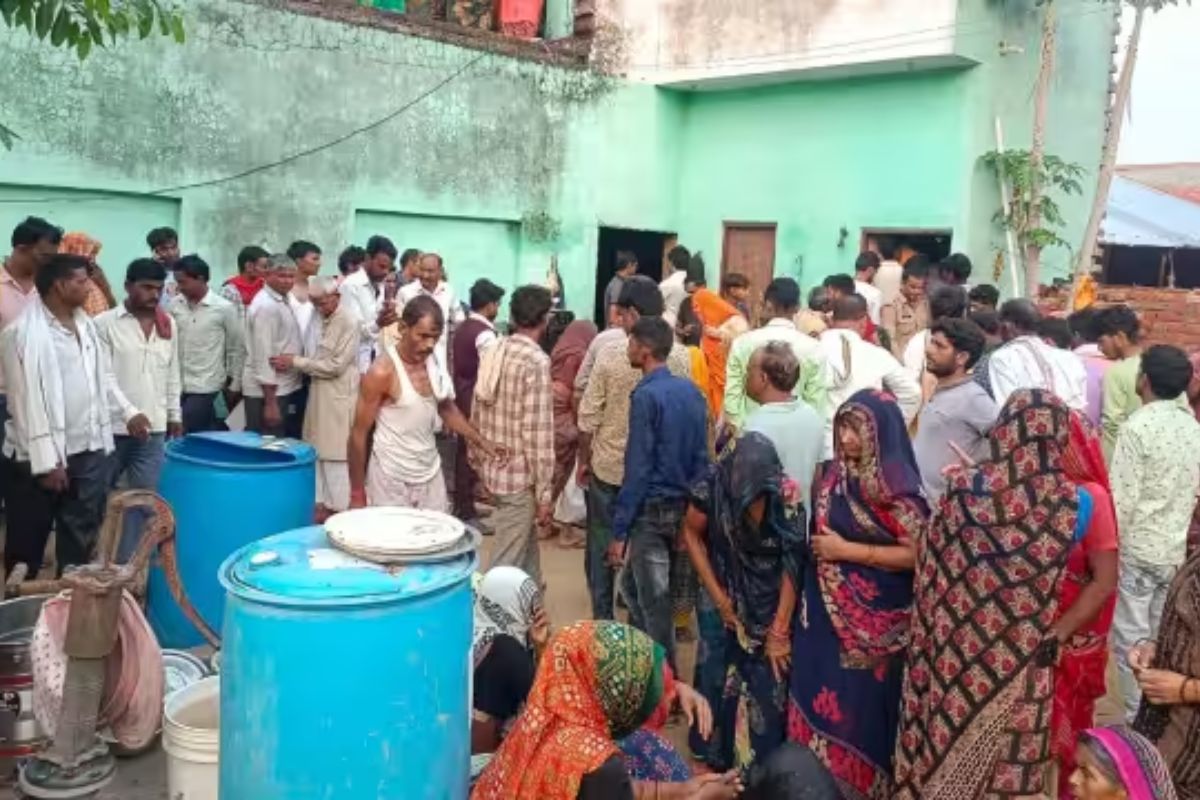 Youth shoots himself after Murder 5 family members in Mainpuri