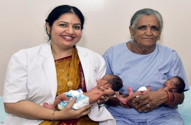 तकनीक ने पूरा किया सपना, 58 साल की महिला बनी जुड़वा बच्चों की मां