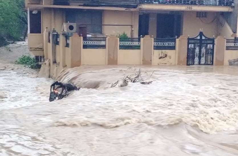 राजस्थान में यहां हुई झमाझम बारिश, घरों में घुसा पानी, देखें 5 तस्वीरें