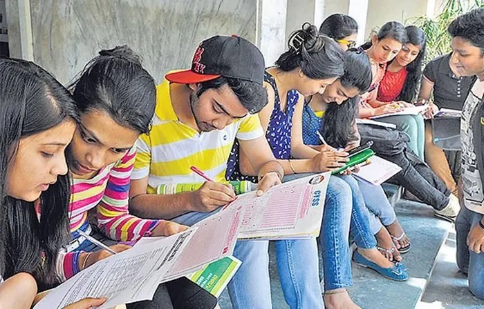 प्रतियोगी परीक्षा की तैयारी कर रहे युवाओं के लिए राजस्थान सरकार लाई अच्छी खबर,
अभ्यर्थियों को फ्री मिलेगी ये सुविधा