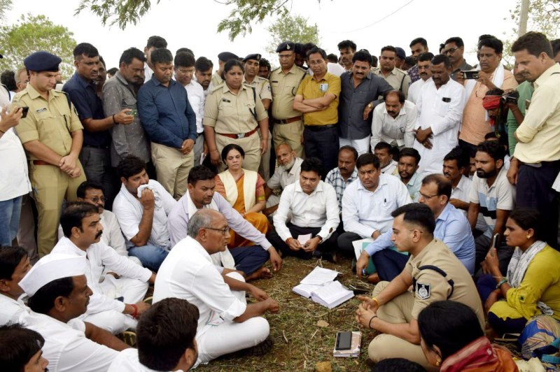 दिग्गी फैक्टर के कारण अलर्ट पर रहा प्रशासन, पीडि़तों को स्कूल में रुकवाया