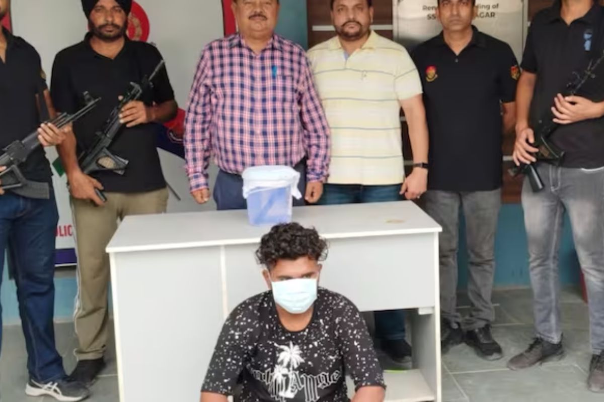 Crime News: धमकी देने और जबरन वसूली के आरोप में लॉरेंस गैंग का 1 आरोपी गिरफ्तार,
1 पिस्टल, दो जिंदा कारतूस बरामद