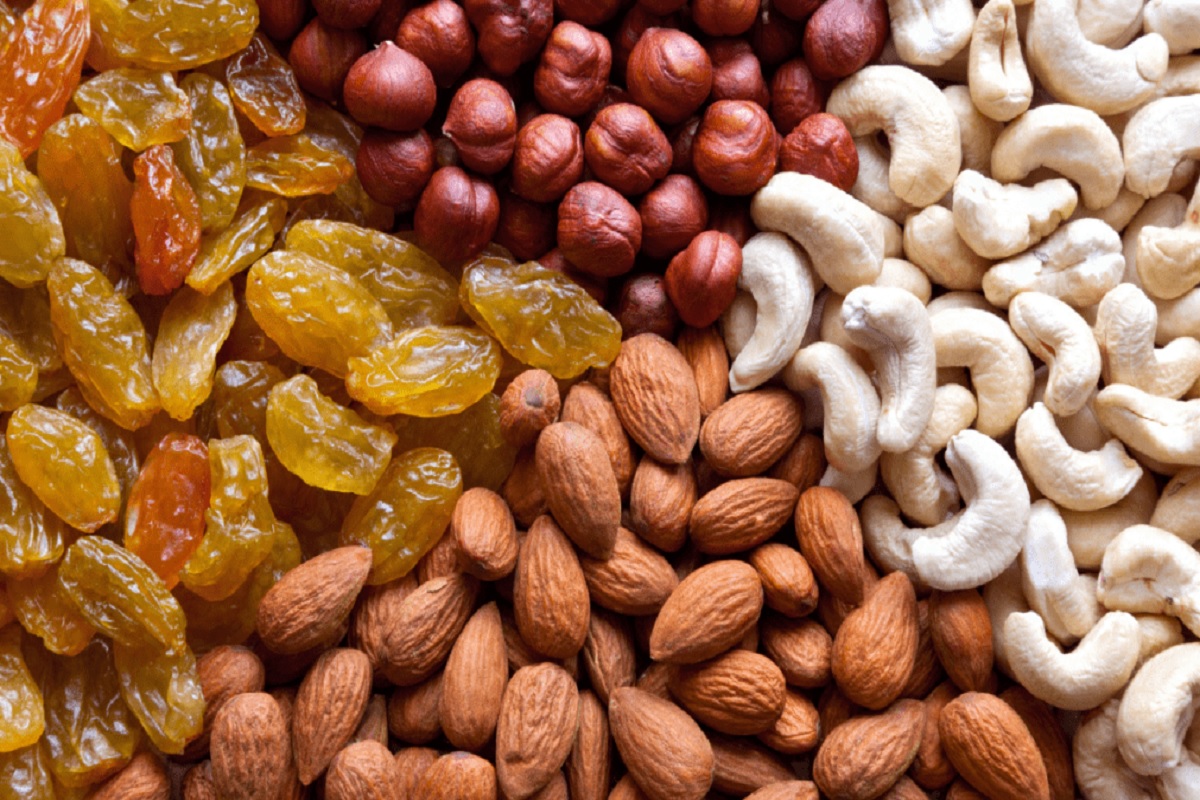 Raisins and Almonds Price: किशमिश और बादाम के दामों में गिरावट, 50 से 150 रुपए किलो तक टूटे दाम