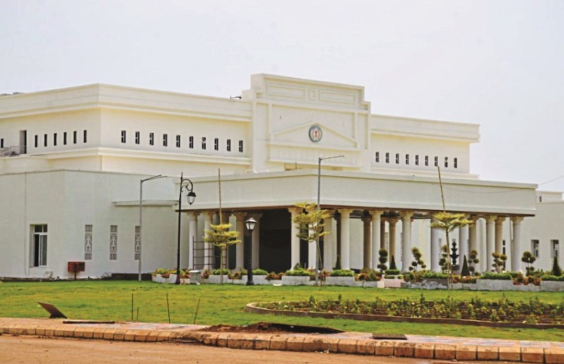 साढ़े सात एकड़ में मुख्यमंत्री का नया बंगला तैयार, अब मुहूर्त का इंतजार