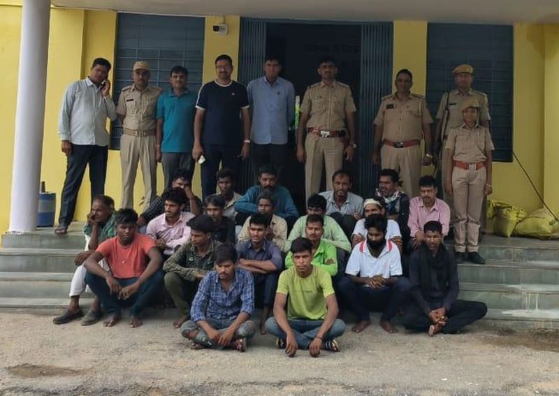 जिले में 228 पुलिसकर्मियों की 47 टीमों ने 238 स्थानों पर दी दबिश, विभिन्न मामलों में 111 आरोपियों को किया गिरफ्तार