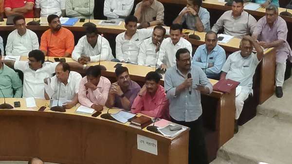 Deputy Mayor Puneet Karnawat expressed displeasure over breaking the corporation's tradition