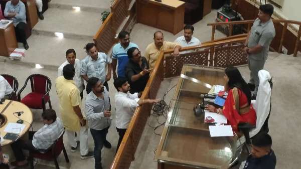 Deputy Mayor Puneet Karnawat expressed displeasure over breaking the corporation's tradition