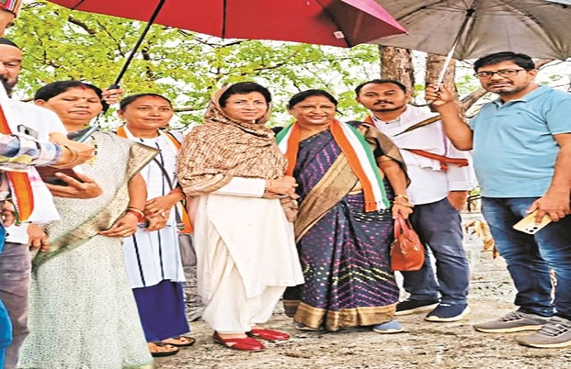 CG Politics: Sailaja gave mantras for booth management