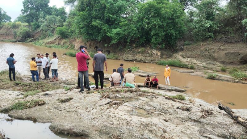 मुख्यालय से आठ किमी दूर ग्राम भड़ूस के पास मिला राहुल का शव