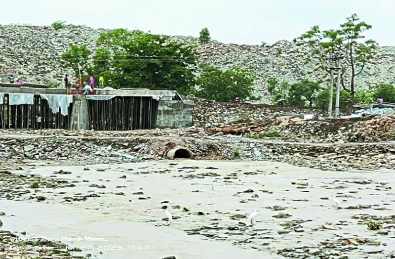 पुलिया अधूरी, बाईपास अवरुद्ध