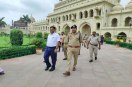 Video: लखनऊ में  ईद-उल-अजहा पर सुरक्षा व्यवस्था का जायजा लेने ऐशबाग बड़ा इमामबाड़ा पहुंचे DM और JCP